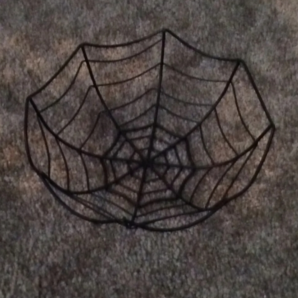 9" Black Spiderweb bowl